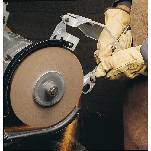 Meules d'abrasion & de polissage Scotch-brite, 6" dia. x 1" la, Arbre 1", Oxyde d'aluminium Rock Safety Industrial Ltd