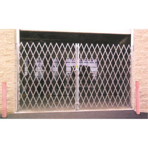 Barri&egrave;res de s&eacute;curit&eacute; galvanis&eacute;es repliables, Repliable double fixe, 16' lo x 6' h d&eacute;ploy&eacute; Rock Safety Industrial Ltd