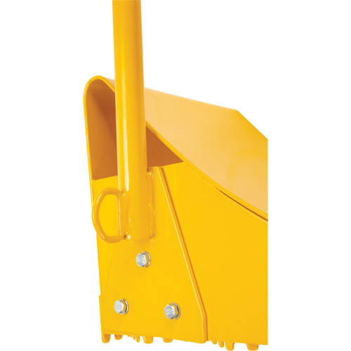 Cale de roue pour la glace avec poign&eacute;e ergonomique, Acier, Jaune, 8-1/16" la x 10-5/8" p x 8-13/16" h Rock Safety Industrial Ltd