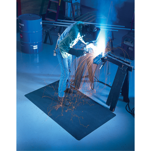 Tapis Weldsafe Ultrasoft no 447, Caoutchouc, 10' lo, 4' la x 7/8" &eacute;pais, Noir Rock Safety Industrial Ltd