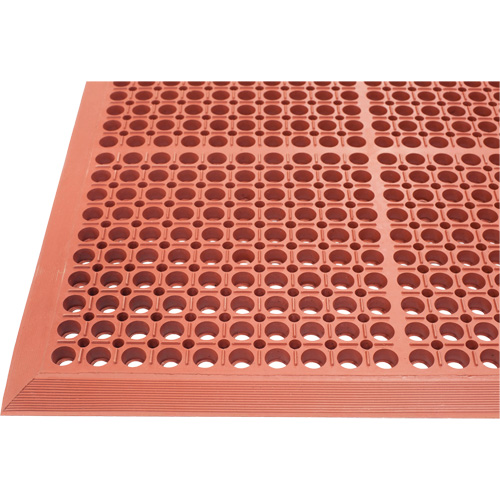 Tapis de s&eacute;rie Competitor, &agrave; fentes, 3' x 5' x 7/8", Orange, Caoutchouc naturel Rock Safety Industrial Ltd