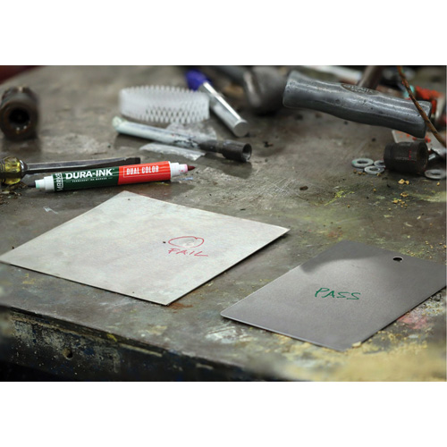 Marqueur &agrave; encre permanente et double couleur Markal Dura-Ink, Vert/Rouge, Pointe Ronde Rock Safety Industrial Ltd