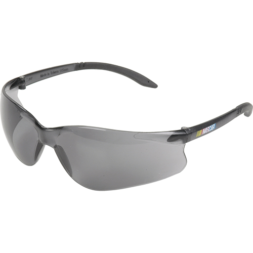Lunettes de s&eacute;curit&eacute; Nascar GT, Lentille Grise/fum&eacute;e, Anti-&eacute;gratignures, R&eacute;pond ou surpasse la norme CSA Z94.3 Rock Safety Industrial Ltd