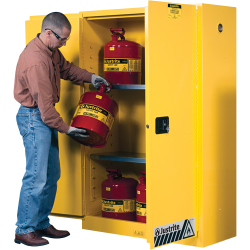 Armoires Sure-Grip EX pour produits inflammables, 45 gal., 2 Porte(s), 43" La x 65" h x 18" p Rock Safety Industrial Ltd