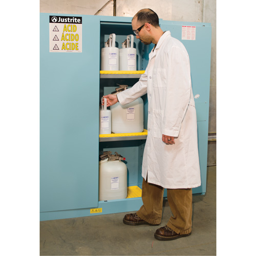 Armoires de s&eacute;curit&eacute; Sure-Grip Ex pour acides/produits corrosifs, 45 gal., 43" x 65" x 18" Rock Safety Industrial Ltd