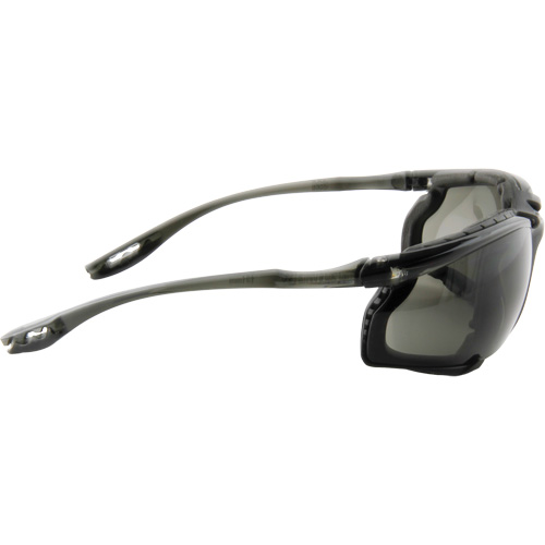 Lunettes de s&eacute;curit&eacute; avec joint en mousse Virtua, Lentille Grise/fum&eacute;e, Antibu&eacute;e, ANSI Z87+/R&eacute;pond ou surpasse la norme CSA Z94.3 Rock Safety Industrial Ltd