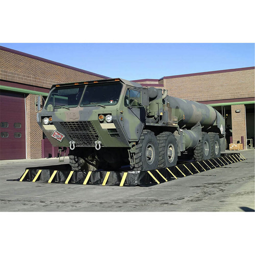 Berme de confinement Stinger, Capacit&eacute; 2693 gal. US, 30' la x 10' lo x 12" h, Support &agrave; encliqueter Rock Safety Industrial Ltd