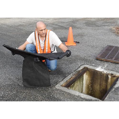 Bac de r&eacute;tention carr&eacute; Ultra-Drain Guard avec orifice de trop-plein, Huile & s&eacute;diments, 16" - 28" lo x 20" - 36" la Rock Safety Industrial Ltd
