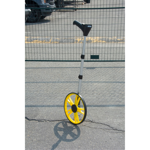 Roue d'arpentage num&eacute;rique, 12,5"/31,8 cm, Gamme de 99999,9 m, Pieds/m&egrave;tres Rock Safety Industrial Ltd