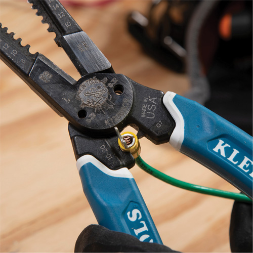 Outil polyvalent Klein-Kurve pour d&eacute;nuder, couper et sertir les fils, 8-1/4" lo, 8 - 20 AWG Rock Safety Industrial Ltd