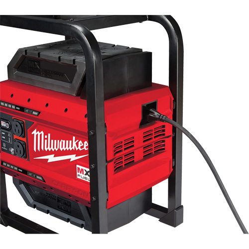 Bloc d'alimentation MX Fuel Carry-On, 1800 W/3600 W, Lithium-ion, 20-4/5" ha x 12" la x 15" p x 49,7 lb Rock Safety Industrial Ltd