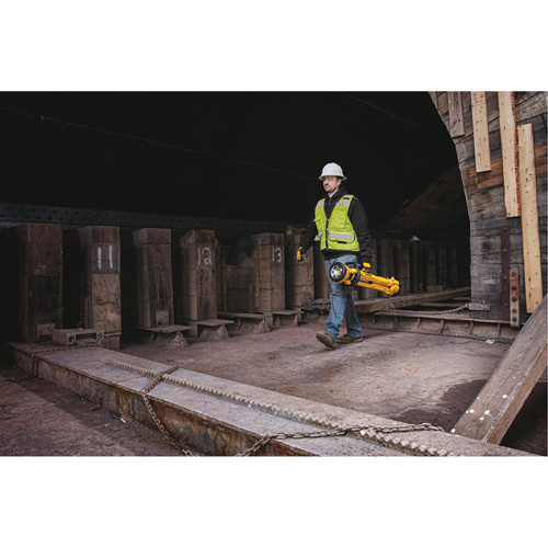 Lampe sans fil sur tr&eacute;pied 20V Max, DEL, 3000 lumens, Boîtier en Plastique Rock Safety Industrial Ltd