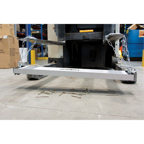 Balais de cour magn&eacute;tique, 36" la Rock Safety Industrial Ltd