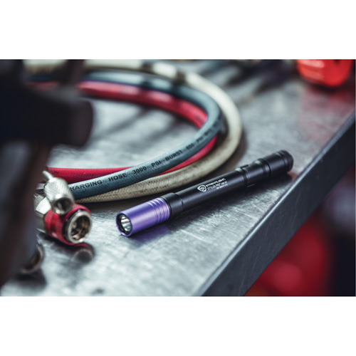 Lampe stylo UV avec port de recharge micro USB Stylus Pro, DEL, Piles Rechargeable Rock Safety Industrial Ltd