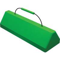 Cale de roue pour avion Checkers Safety SafeRay avec poign&eacute;e &agrave; c&acirc;ble, Ur&eacute;thane, Vert fluorescent, 24" la x 8" p x 6" h Rock Safety Industrial Ltd