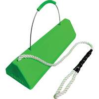 Cale de roue pour avion Checkers Safety SafeRay avec poign&eacute;e &agrave; c&acirc;ble avec cordage en boucle, Ur&eacute;thane, Vert fluorescent, 24" la x 8" p x 6" h Rock Safety Industrial Ltd