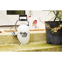 Vaporisateur pour usage multiple Grab & Go, 1 gal. (4,5 L), Poly&eacute;thyl&egrave;ne, Lance de 10" Rock Safety Industrial Ltd