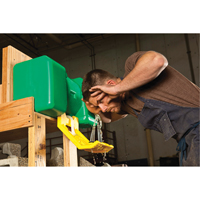 Poste de douche oculaire, Aliment&eacute; par gravit&eacute;, Capacit&eacute; 9 gal., Conformit&eacute; ANSI Z358.1 Rock Safety Industrial Ltd