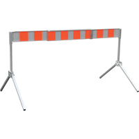 Barricade de rue, En A, 6' lo x 5-1/2" h, Orange/Blanc Rock Safety Industrial Ltd