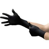Onyx&reg; Gloves, Small, Nitrile, 3.5-mil, Powder-Free, Black Rock Safety Industrial Ltd