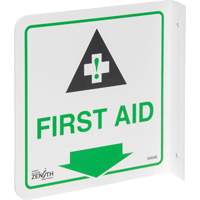 Enseigne &agrave; projection sur 90°  First Aid , 8" x 8", Plastique, Anglais avec pictogramme Rock Safety Industrial Ltd